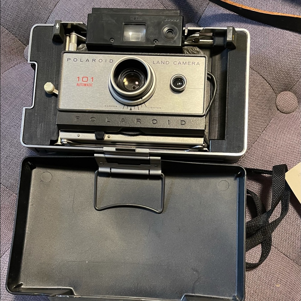 Polaroid 101 land camera